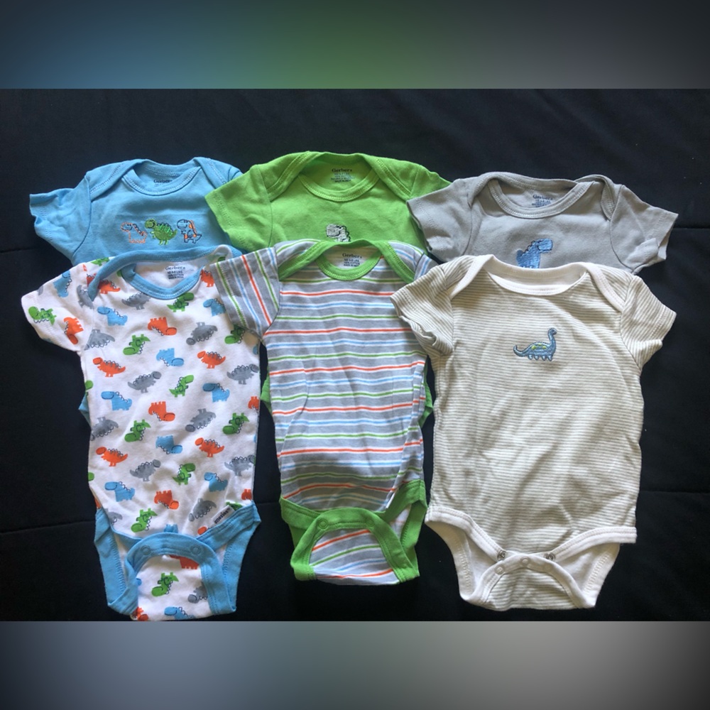 5 Gerber & 1 Little Me NewBorn Baby Boy Onesies